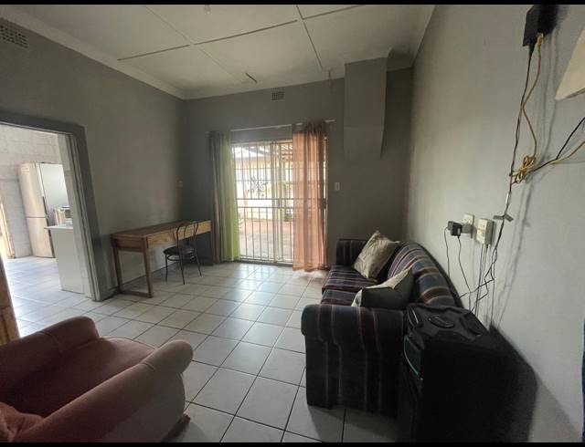 3 BEDROOM HOUSE FOR SALE IN FLORENTIA
